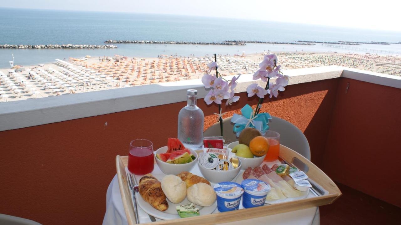 Hotel Palazzo Caveja Rimini Exterior photo